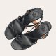 Billi Bi A4112 sandal i sort skind med kilehæl