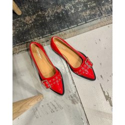 Pavement Saso sko i rød lakskind