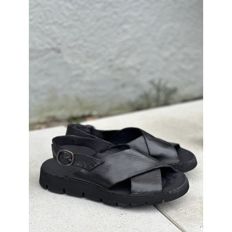 Bubetti 3520 sandal i vasket sort skind