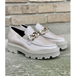 DL Sport 6146 loafer i beige lakskind med guldkæde og grove såler